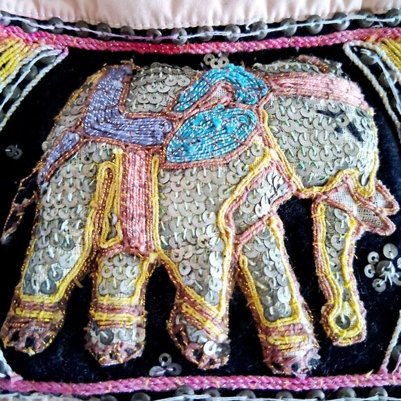 Black Canvas Sequined Elephant Purse - Picture 3 of 10